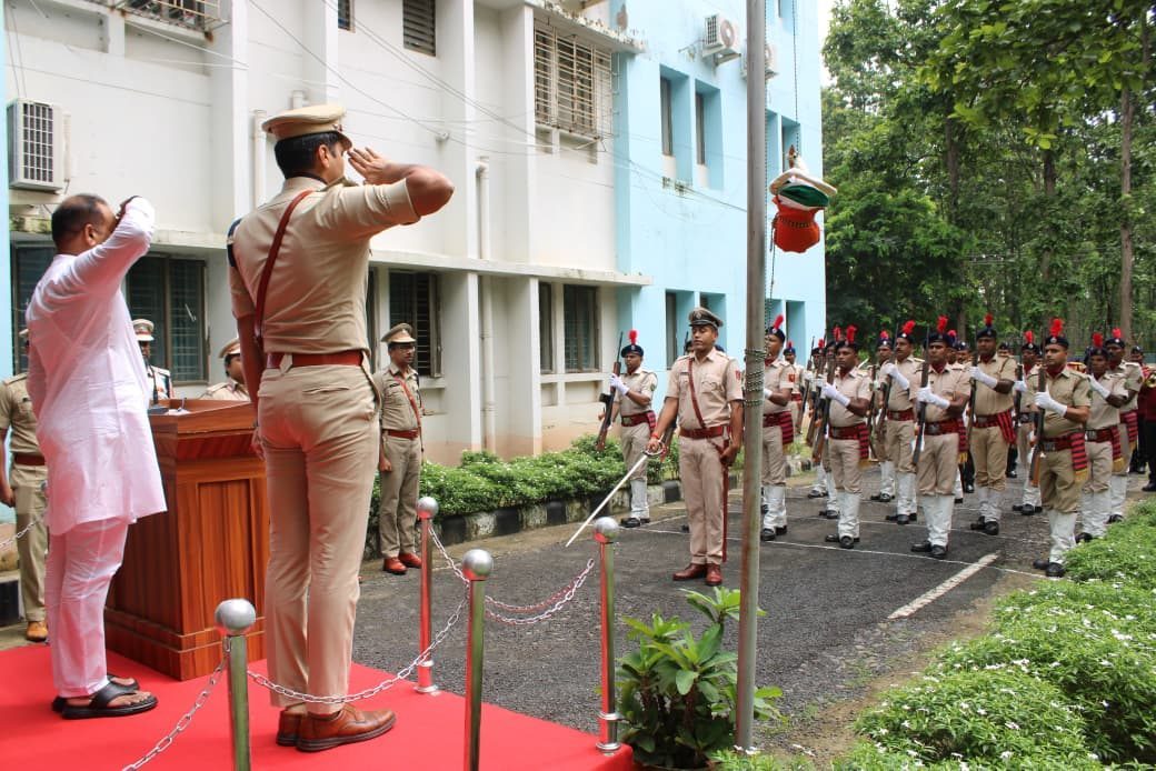 ঝাড়গ্রাম জেলা পুলিশের উদ্যোগে ৮০তম স্বাধীনতা দিবস উদযাপন