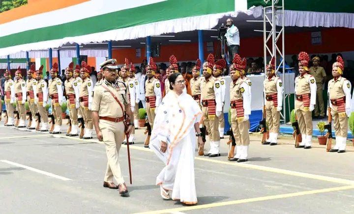 রেড রোডে স্বাধীনতা দিবসের অনুষ্ঠানে মুখ্যমন্ত্রী মমতা বন্দ্যোপাধ্যায়..