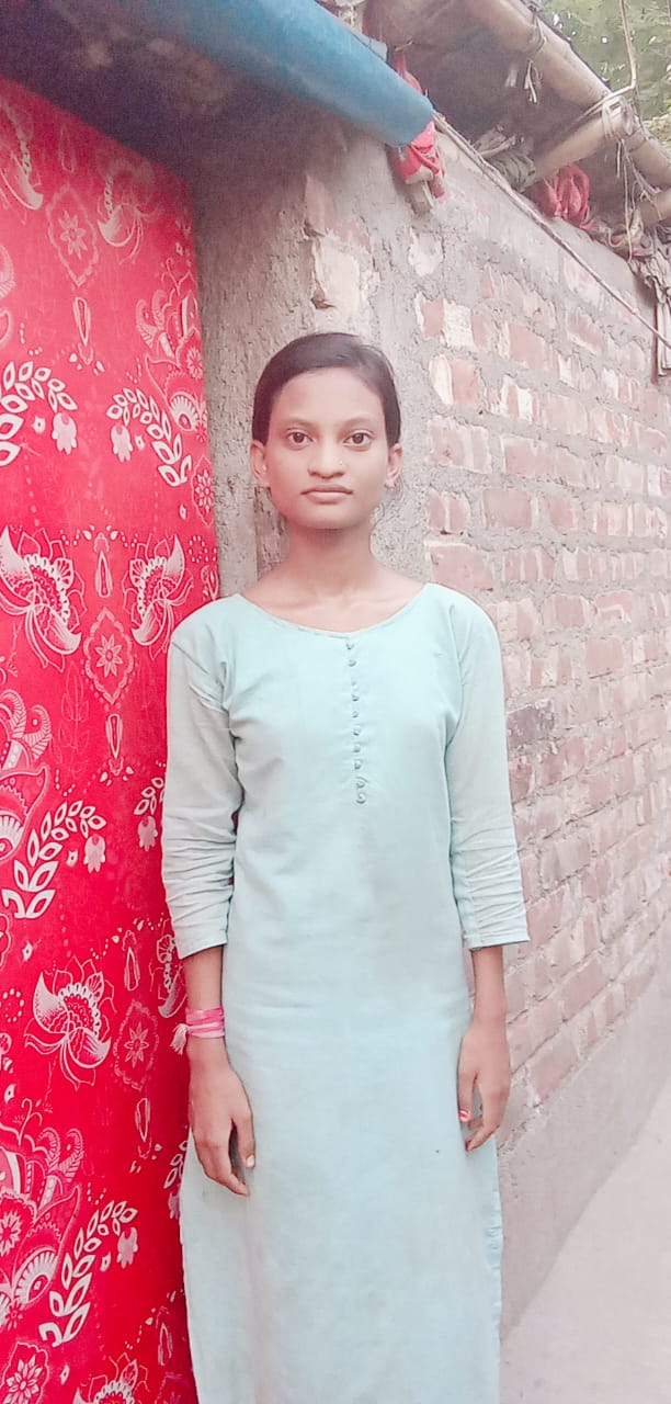 দারিদ্রকে জয় করে মাধ্যমিকে সফল ঝুমা সিং         ‌